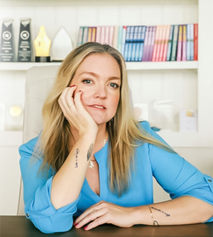 Colleen Hoover